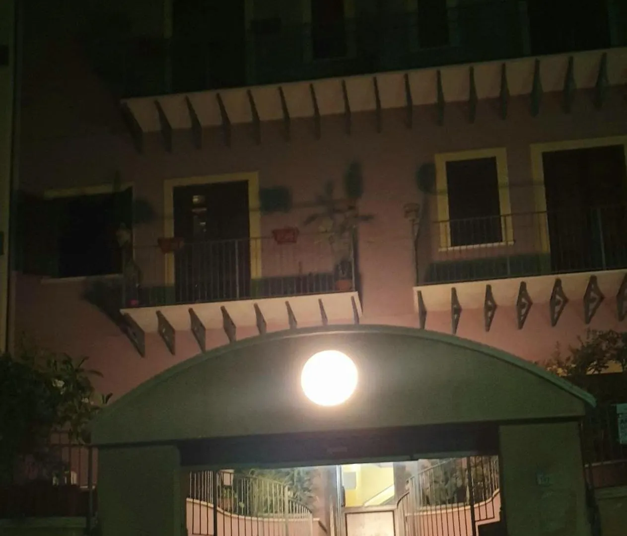 I Vicini Del Re Holiday Home 팔레르모 0*,