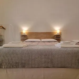  Apartment Downtown Maqueda Italien